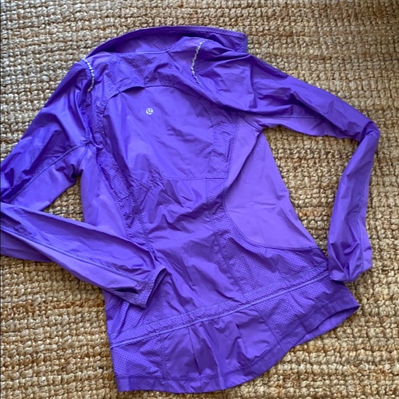 Lululemon nothin’ but run jacket power purple - Picture 6 of 10